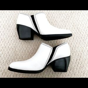 Naturalizer Block Mid Heels White